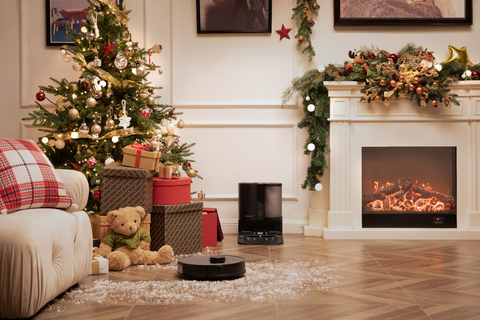  the Roborock S7+ robot vacuum in the living room during Christmas